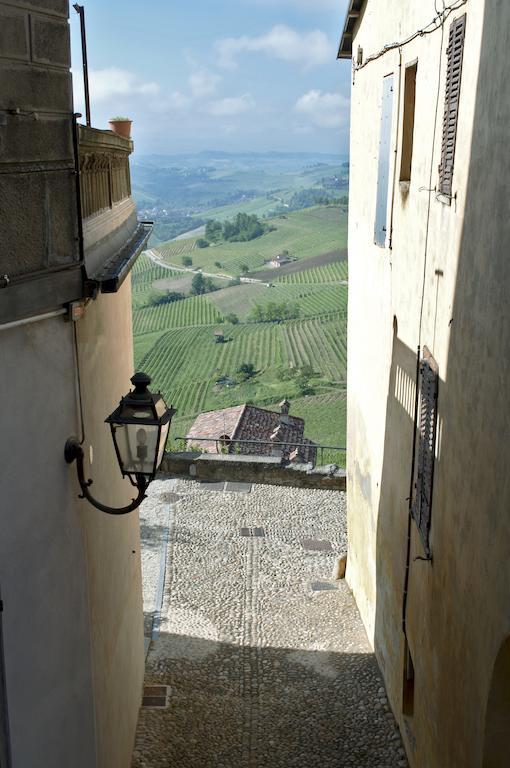 Di-Vinodormire La Morra Exterior foto