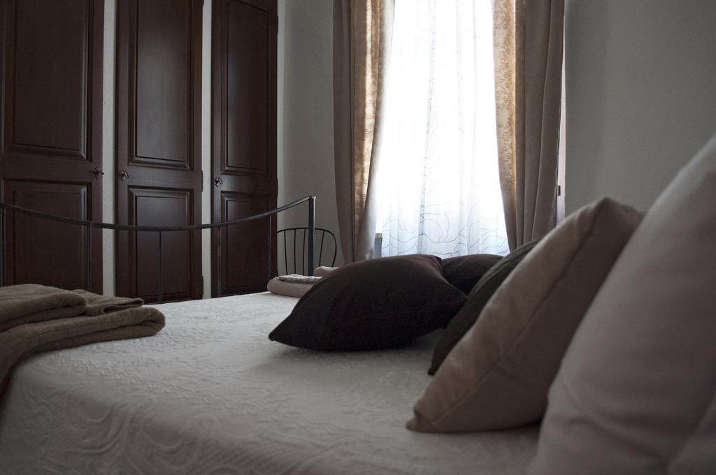 Di-Vinodormire La Morra Zimmer foto